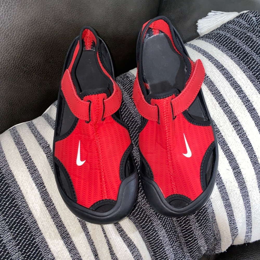 NIKE SUNRAY PROTECT 2 OUTDOOR YOUTH SANDAL/WATER SHOE